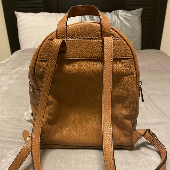 Michael Kors Rhea Medium Leather backpack - Picture 3 of 6